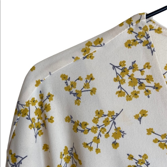 UNIQLO LONG SLEEVE FLORAL FLOWY MAXI DRESS, V-NECK, BELT DETAILING, SIZE SMALL - Picture 5 of 6